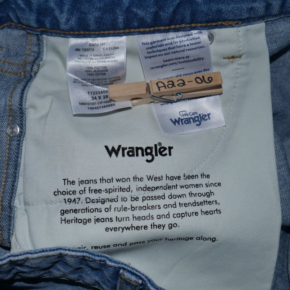 Wrangler Women's Wild West 603 High Rise Distressed Cropped Jeans Size 34x28 - Picture 11 of 16